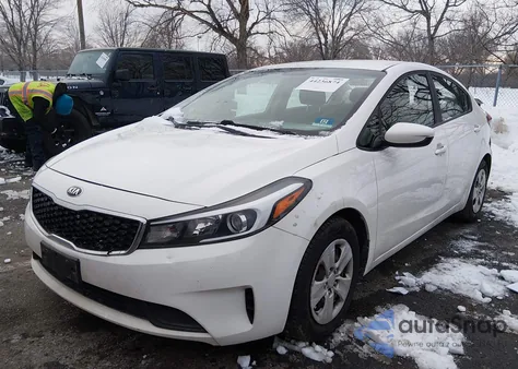 2018 Kia Forte Lx z USA, uszkodzony, nr VIN 3KPFK4A78JE275454